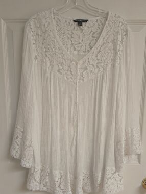 NWOT - White Lace Trim Boho Blouse